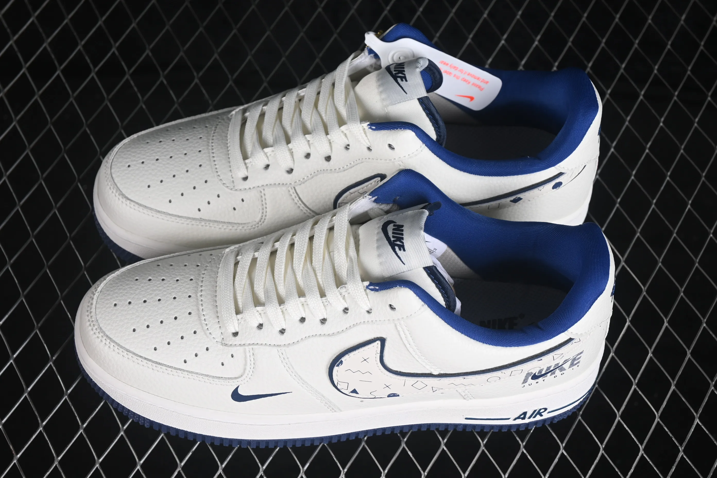 All categories Nk Air Force 1 Air Force series Nk Air Force 1 Low Air Force low-top Nike Air Force 1'07 Low joint model Air Force 1 low-top casual sneakers WY0655-112
